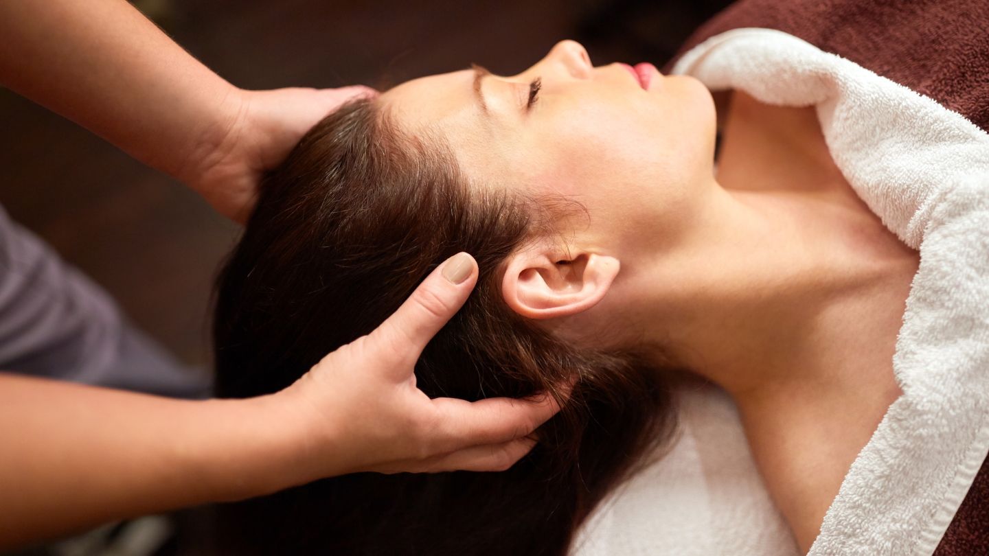 Benefits of Consistent Hair Spa and Head Spa Treatments